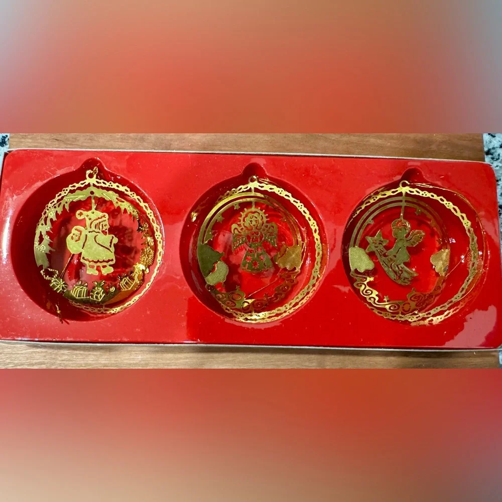 Solid Brads‎ Holiday Ornament Set
